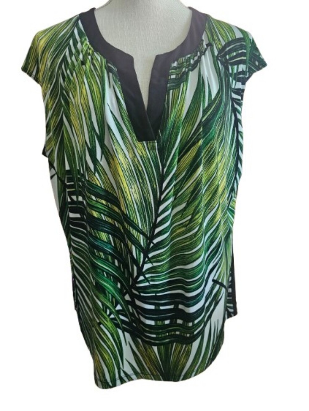 Worthington Green Palm-Print Womens Top with Black Trim